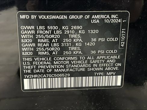 Used 2025 Volkswagen Atlas SE image 23