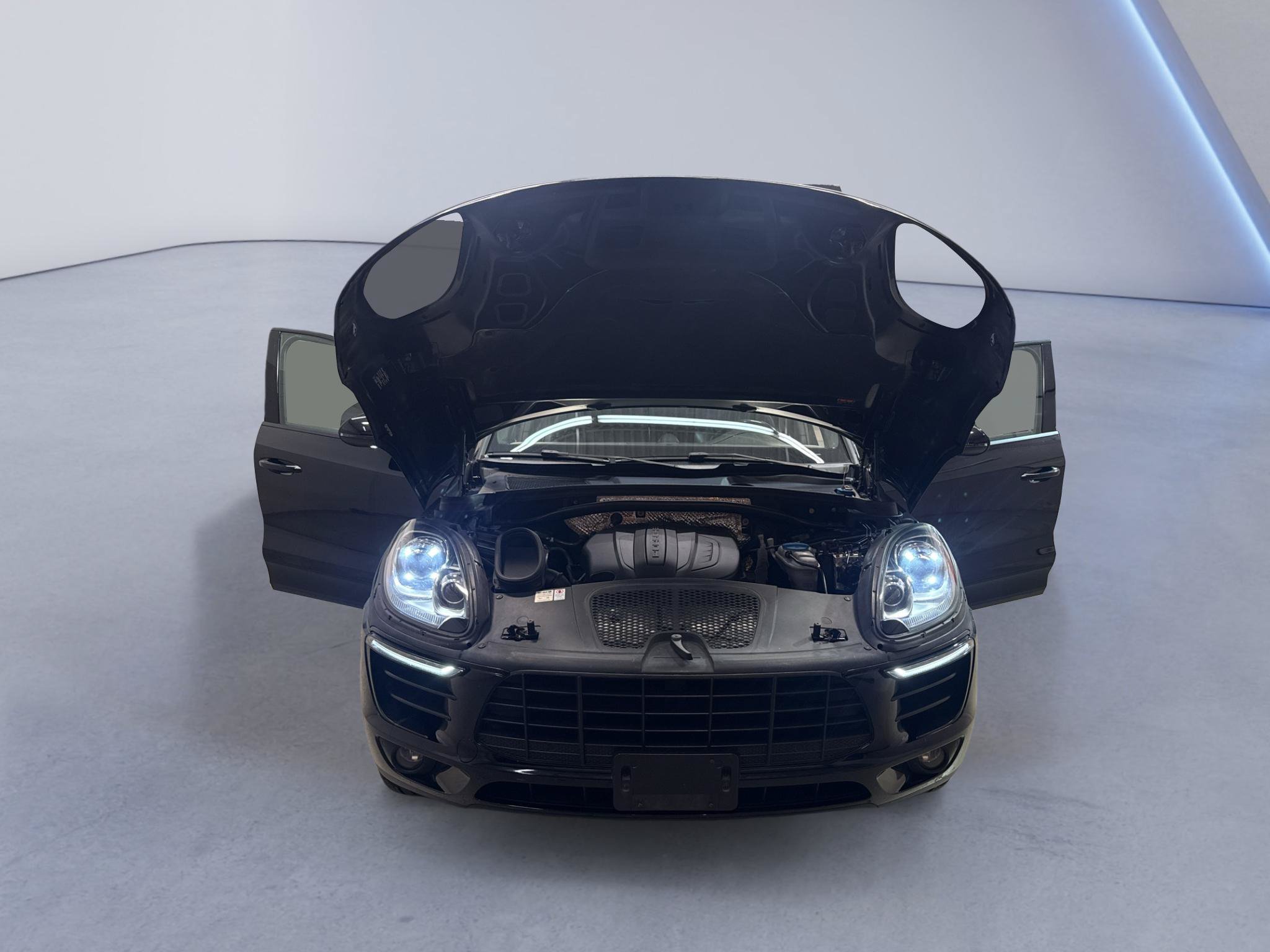 Used 2018 Porsche Macan AWD/4WD image 10