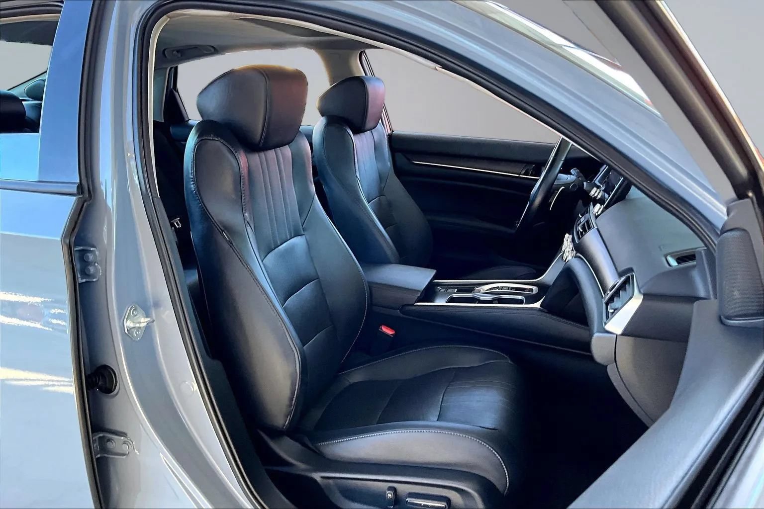 Used 2021 Honda Accord Touring image 26