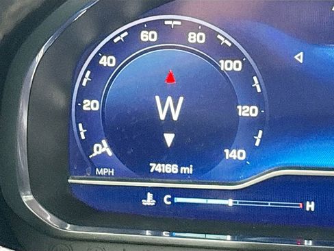 Used 2022 Chevrolet Suburban LT image 12