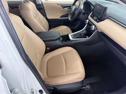 Certified 2022 Toyota RAV4 XLE Premium AWD/4WD image 27