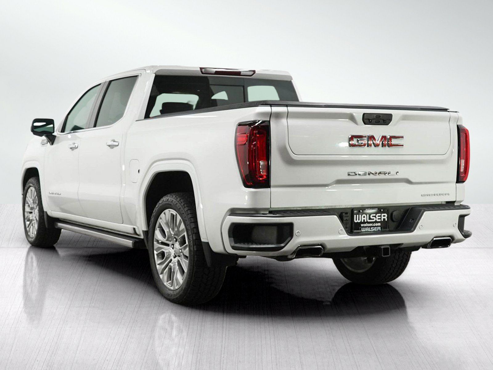 Used 2021 GMC Sierra 1500 Denali w/ Denali Premium Package AWD/4WD image 3