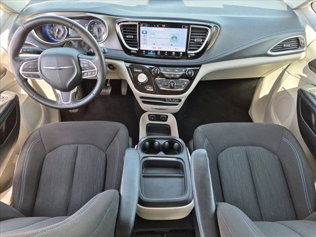Used 2021 Chrysler Pacifica Touring w/ Cold Weather Group FWD image 23