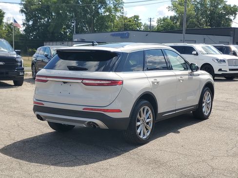 Certified 2022 Lincoln Corsair AWD w/ Premium Package image 6