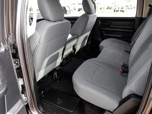 Used 2018 RAM 2500 Tradesman w/ Chrome Appearance Group image 37