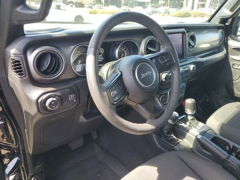 Used 2023 Jeep Gladiator Willys image 20