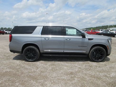 New 2026 GMC Yukon XL Elevation w/ Elevation Premium Package AWD/4WD image 3