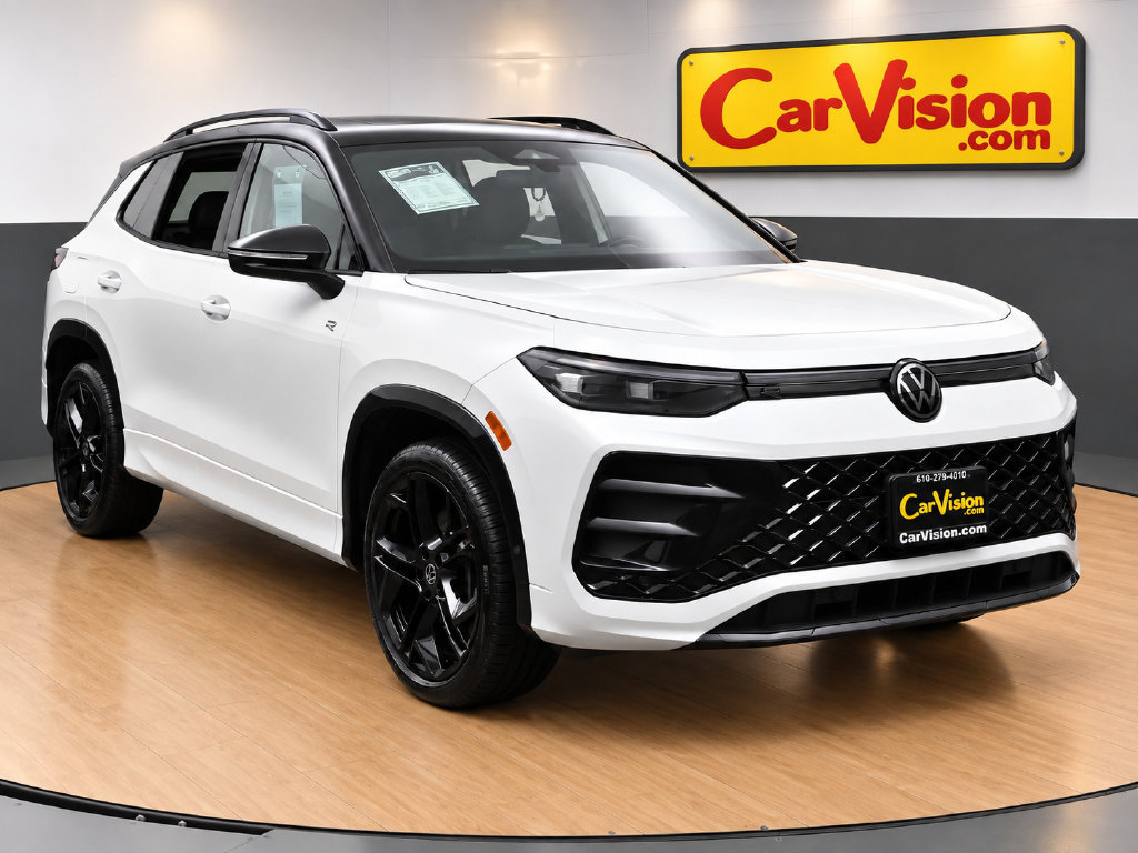 Used 2025 Volkswagen Tiguan SE R-Line AWD/4WD image 1