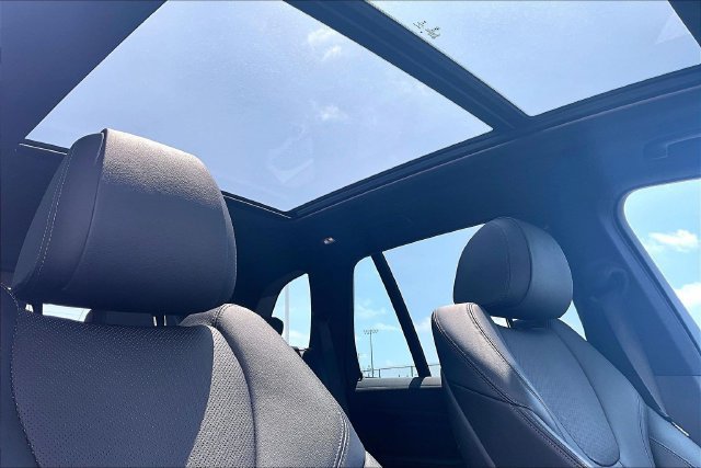 Used 2021 BMW X5 xDrive40i w/ M Sport Package AWD/4WD image 17