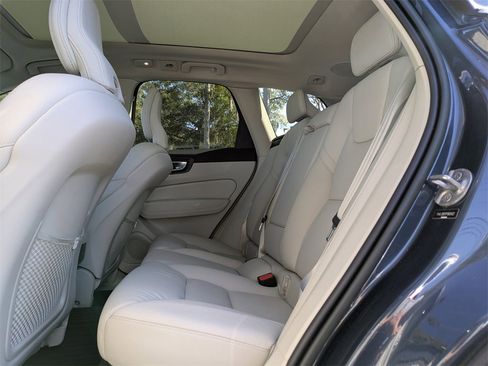 Certified 2023 Volvo XC60 B5 Plus w/ Protection Package Premier image 15