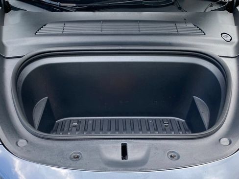 Used 2024 Tesla Model Y Long Range RWD image 11