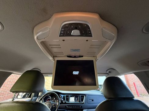 Used 2018 Kia Sedona SX FWD image 27