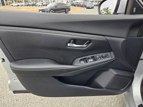 Used 2022 Nissan Sentra SV FWD image 16
