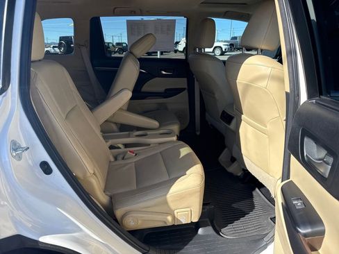 Used 2015 Toyota Highlander Limited image 36