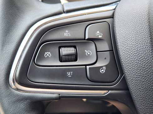 Used 2023 Buick Envision Essence w/ Sport Touring Package FWD image 21