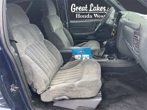 Used 2002 Chevrolet Blazer LS w/ Preferred Equipment Group image 15