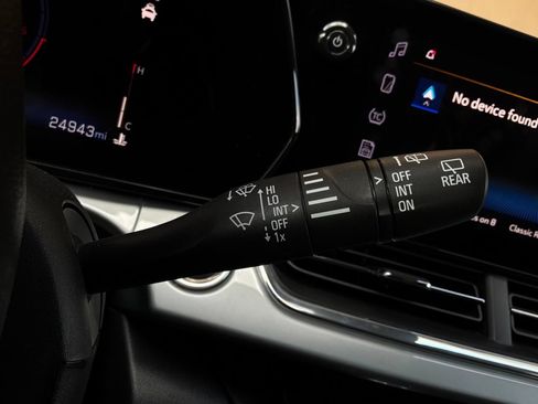 Used 2025 Chevrolet Trax LT w/ LT Convenience Package FWD image 36