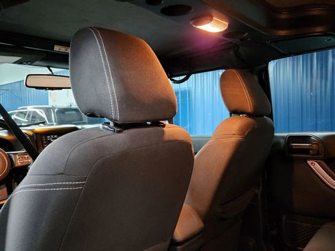 Used 2015 Jeep Wrangler Unlimited Sahara w/ Dual Top Group image 22