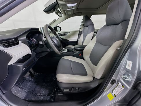 Used 2023 Toyota RAV4 XLE w/ Convenience Package image 12