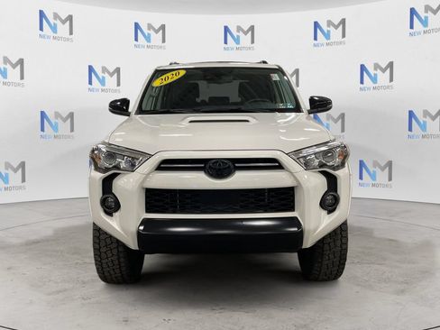 Used 2020 Toyota 4Runner Venture w/ Moonroof Package AWD/4WD image 8