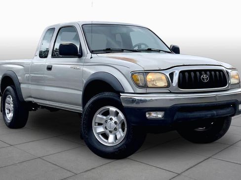 Used 2003 Toyota Tacoma PreRunner RWD image 2