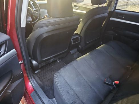 Used 2011 Subaru Legacy 2.5i Premium w/ All-Weather Pkg image 10