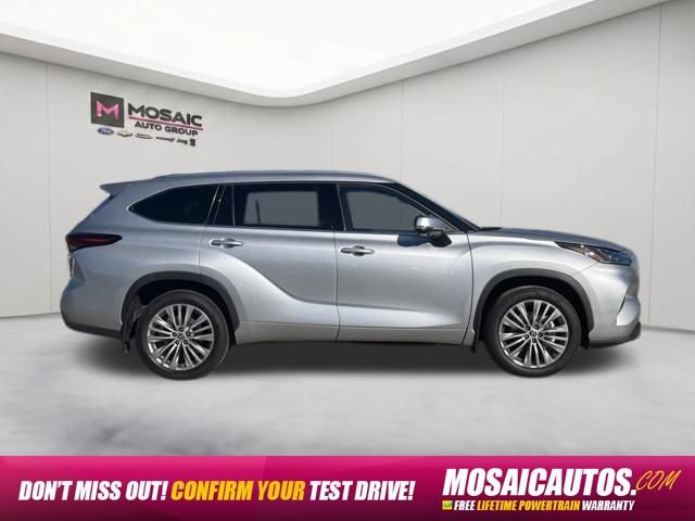 Used 2024 Toyota Highlander Platinum AWD/4WD image 8