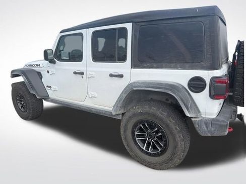Used 2025 Jeep Wrangler Unlimited Rubicon w/ XTREMEE 35" Tire Package AWD/4WD image 9