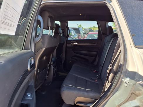 Used 2020 Jeep Grand Cherokee Laredo AWD/4WD image 9