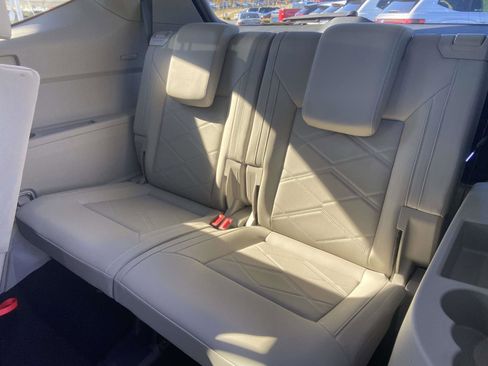 Certified 2025 Volkswagen Atlas SE w/ Panoramic Sunroof Package image 13