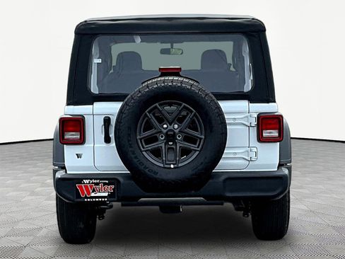 Used 2026 Jeep Wrangler Sport AWD/4WD image 5