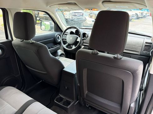 Used 2008 Dodge Nitro SXT RWD image 29