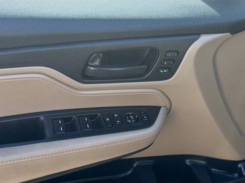 Used 2018 Honda Odyssey EX-L image 16