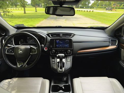 Used 2017 Honda CR-V Touring image 8
