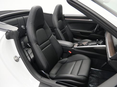 Used 2020 Porsche 911 Carrera image 24