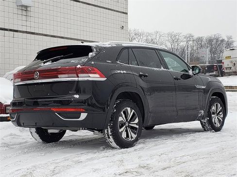 New 2026 Volkswagen Atlas Cross Sport SE image 3