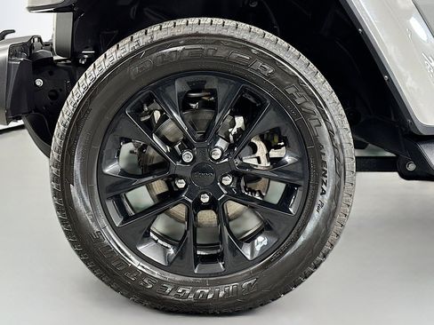 Used 2021 Jeep Wrangler Unlimited Sahara image 12