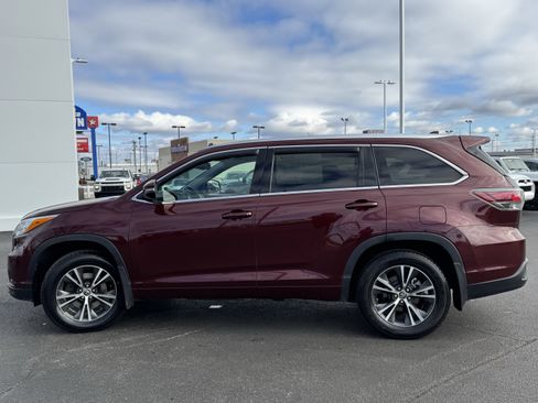 Used 2016 Toyota Highlander XLE image 16