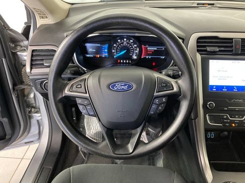 Used 2020 Ford Fusion SE FWD image 9