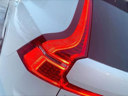 Used 2024 Volvo XC60 T8 Ultimate w/ Protection Package Premier image 33