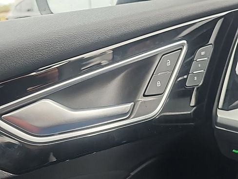 Certified 2025 Audi Q4 e-tron Premium Plus w/ Premium Plus image 17