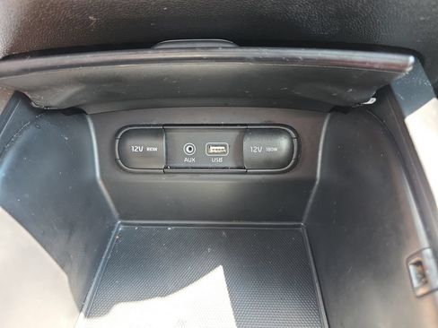 Used 2019 Kia Sorento L FWD image 30