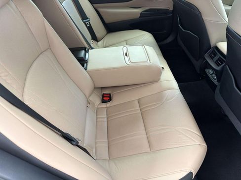 Used 2021 Lexus ES 300h w/ Accessory Package FWD image 31
