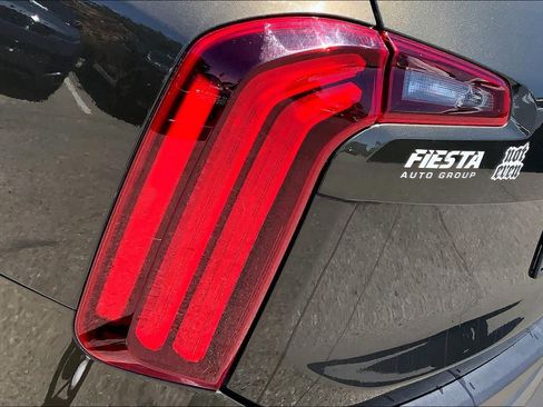 Used 2022 Kia Telluride SX w/ Towing Package FWD image 27