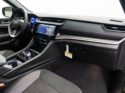 New 2026 Jeep Grand Cherokee Altitude image 26