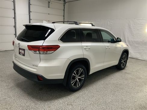 Used 2018 Toyota Highlander Plus image 5