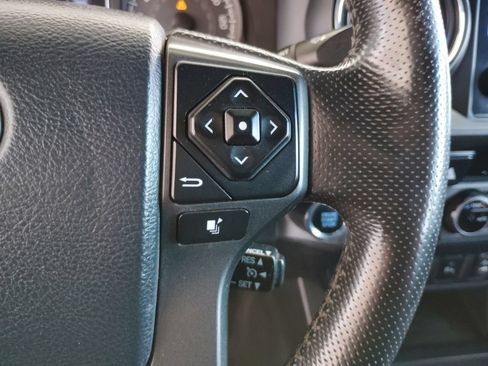 Used 2016 Toyota Tacoma TRD Sport RWD image 25