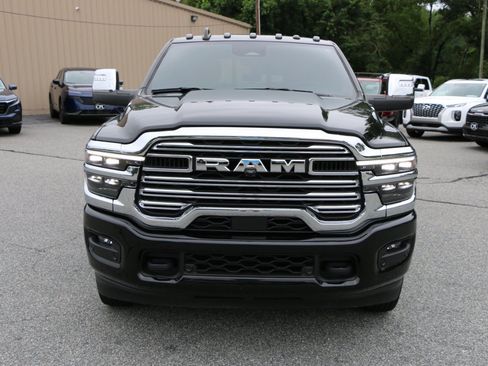 Used 2025 RAM 3500 Laramie AWD/4WD image 10