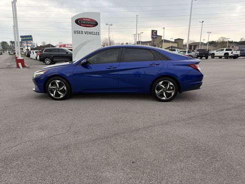 Used 2023 Hyundai Elantra SEL w/ Convenience Package image 9
