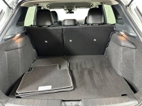 Certified 2025 Nissan Kicks SR image 26